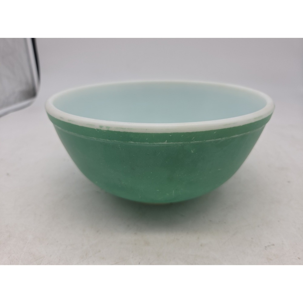Vintage 1st Gen- PYREX 403 Green Primary Color Mixing Bowl 2 1/2 Qt with LID.